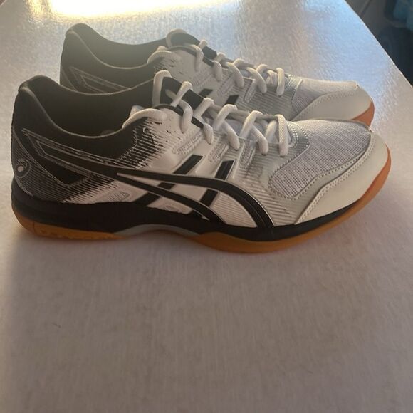 ASICS Gel Rocket Women’s Black/White Indoor Court Shoes Size 9.5 NWOT. - Picture 2 of 9
